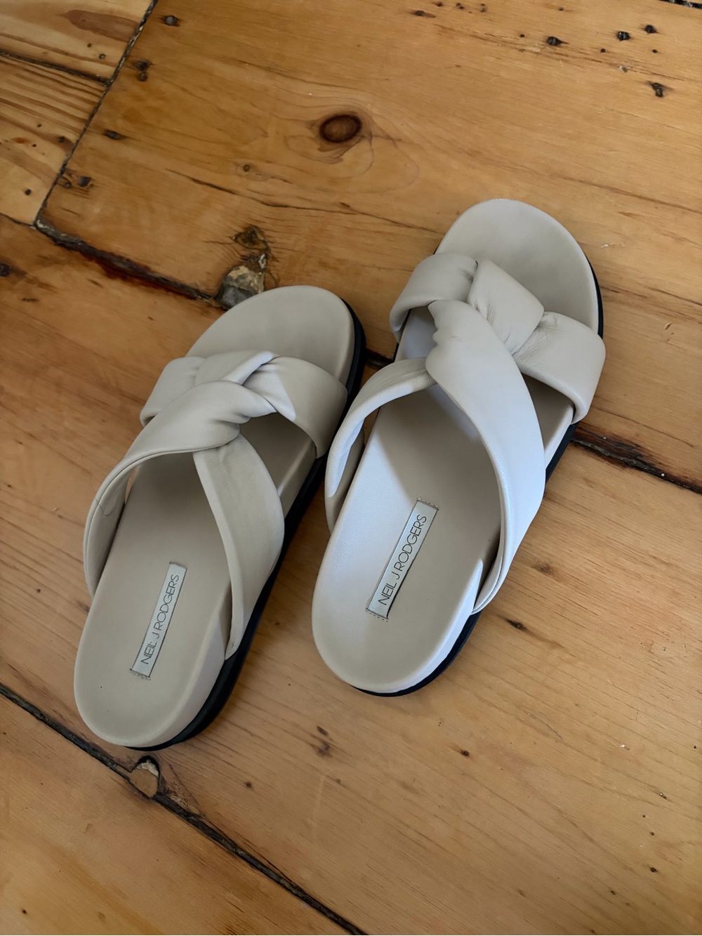 Neil J Rodgers Obi Cream Leather Slides Size 7.5